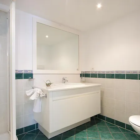 Velazquez Apartment