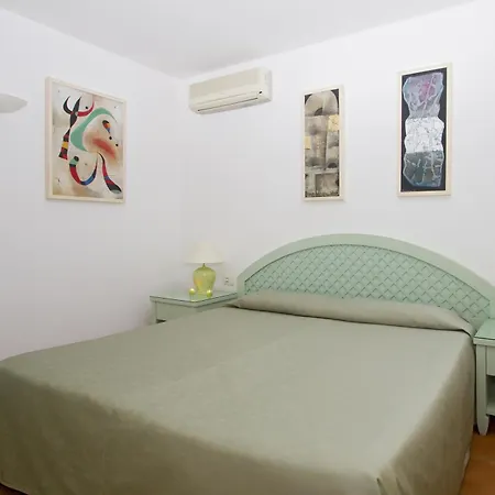 Velazquez Apartment *